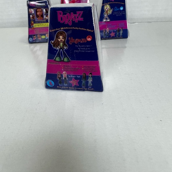 Bratz Mini Dolls  Lot of 4 all sealed mixes series all in great condition - Picture 4 of 10